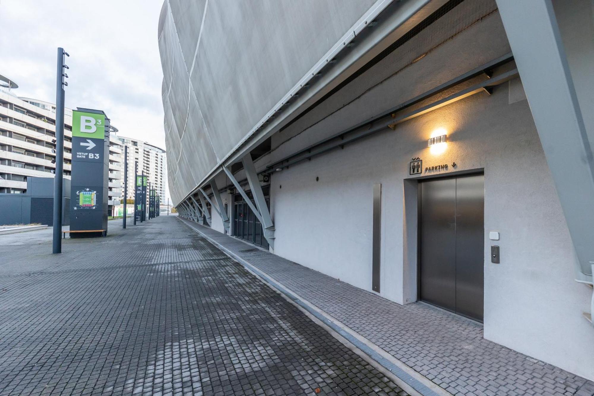 Nfs - Narodny Futbalovy Stadion - Apartman Bratislava Ngoại thất bức ảnh