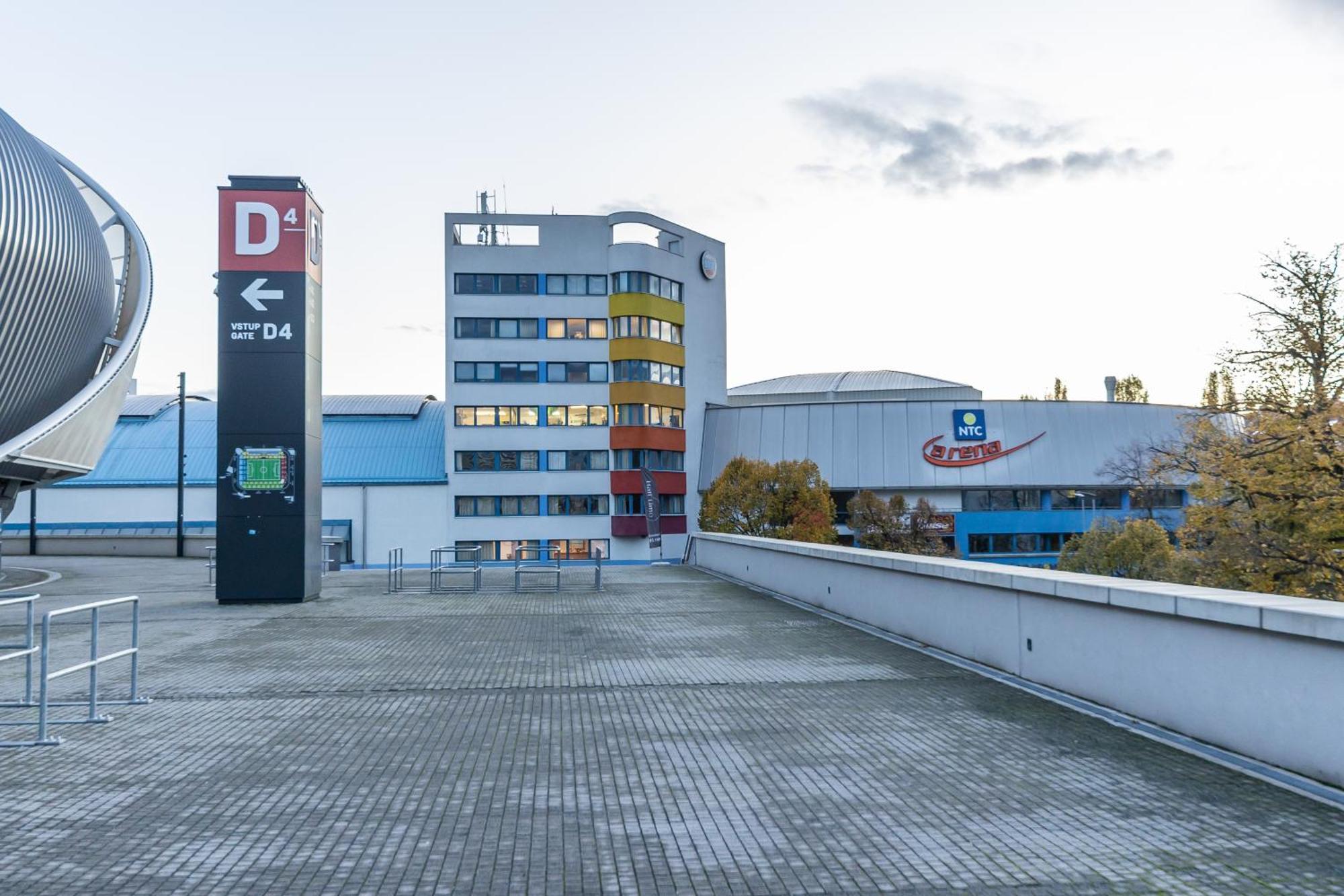 Nfs - Narodny Futbalovy Stadion - Apartman Bratislava Ngoại thất bức ảnh
